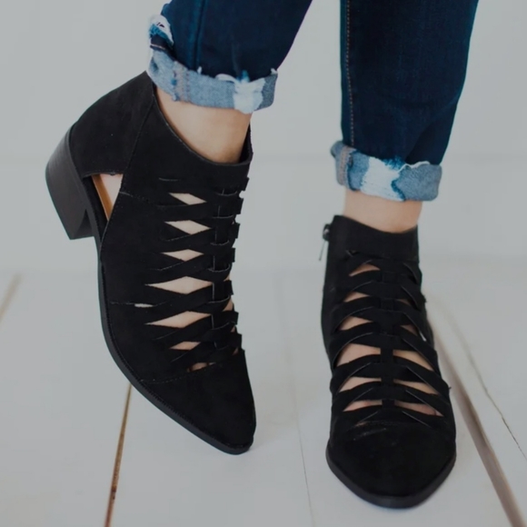 Qupid Black Summer Booties - Picture 2 of 8